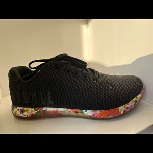 NOBULL BLACK DAISY TRAINER (WOMEN'S). Size 8 Womens Mens 6.5 Used